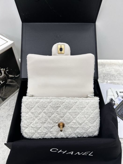 Сумочка в стилі Chanel