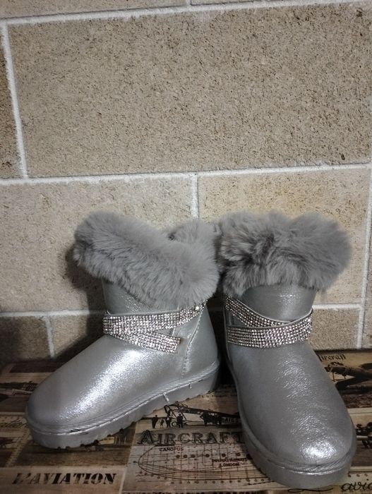 Дитяче нове Брендові взуття.