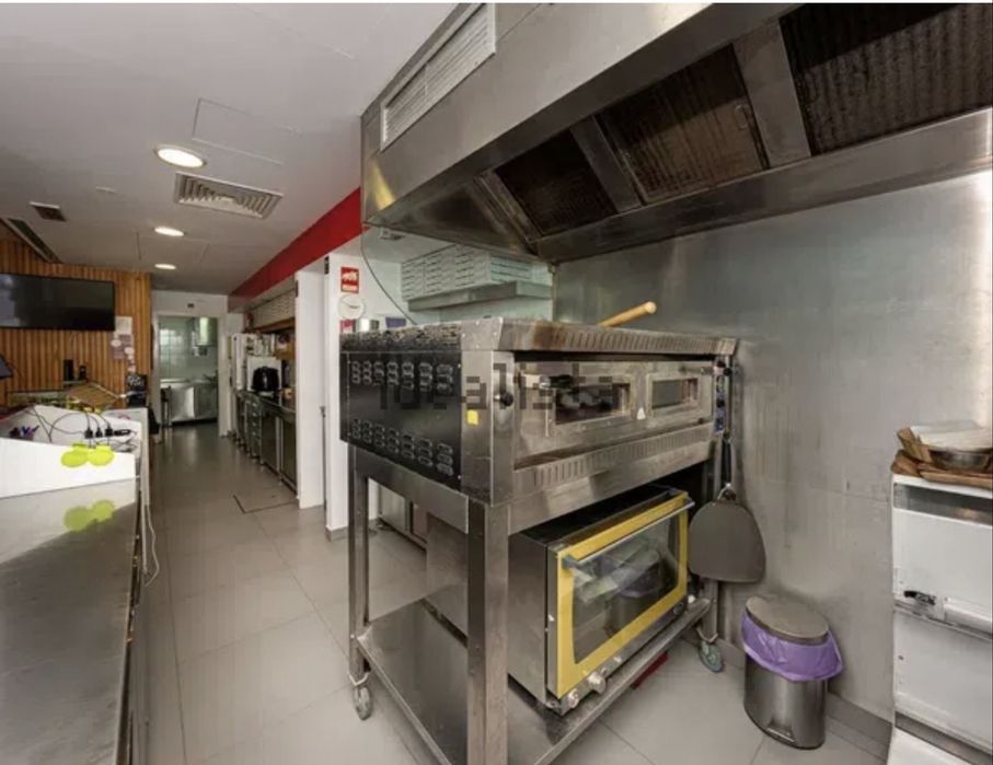 Trespasse de Pizzaria em Cascais (renda apenas 560€)