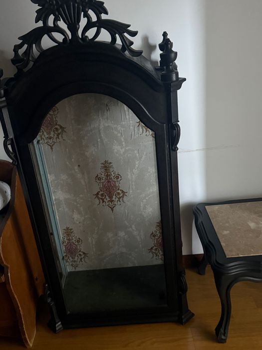 Oratório antigo, cerca de 1.5metro de altura em madeira .