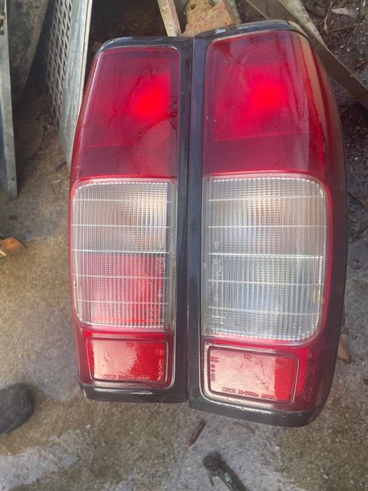 Farolins nissan navara …..