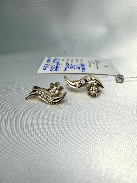 Золоті сережки з діамантами