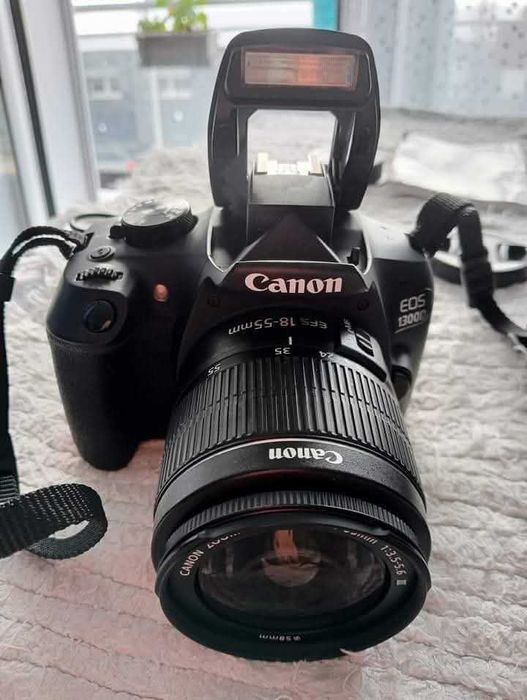 Máquina Canon 1300 D