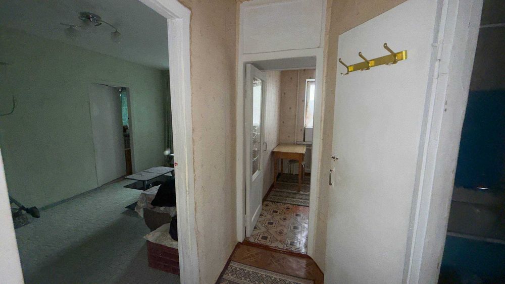 Продаж 3к квартири 56 кв. м на вул. Космонавтів