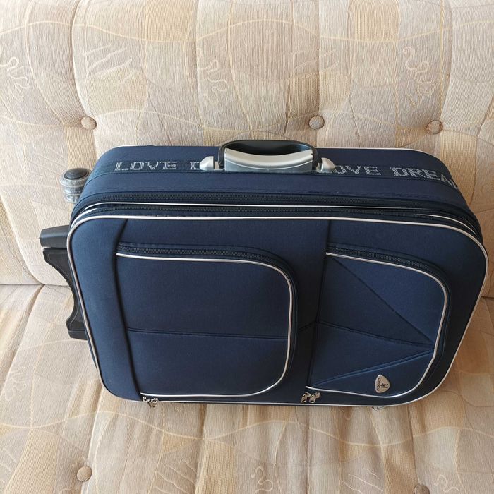 Walizka podróżna na kółkach