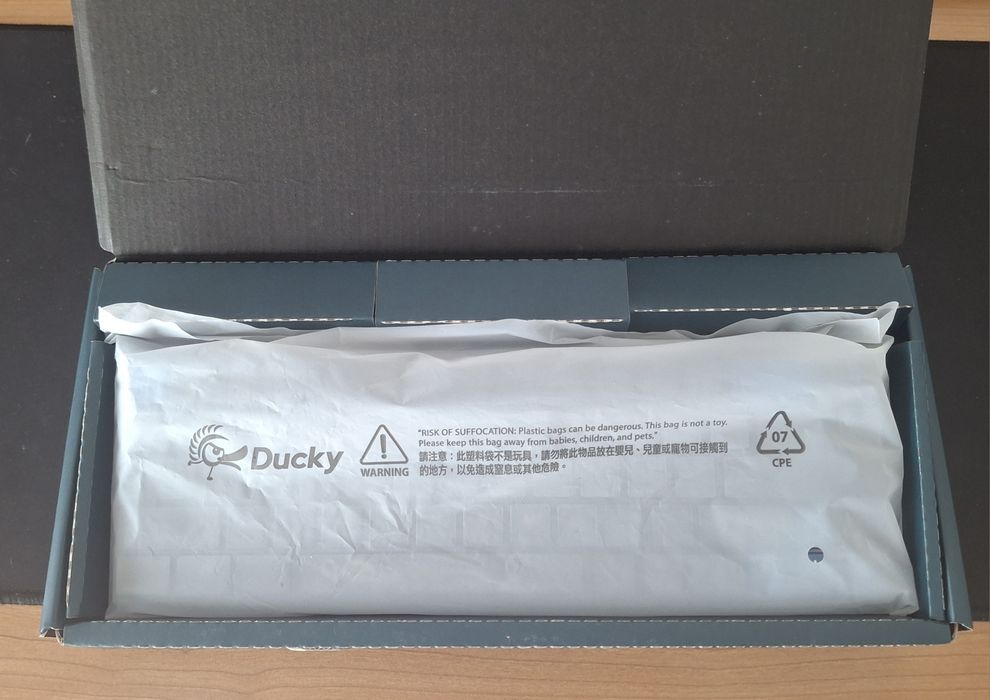 Teclado Ducky One 2 SF - switch's silent red - layout PT