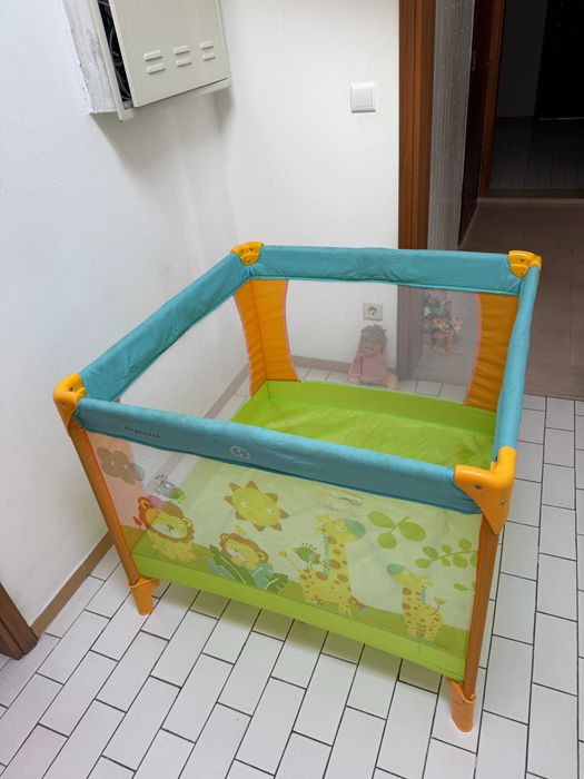 Parque para o bebé brincar em segurança.