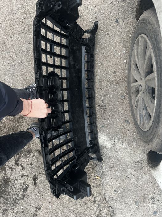 Радіаторна решотка. Ауді ку3. Ауди q3. Решітка