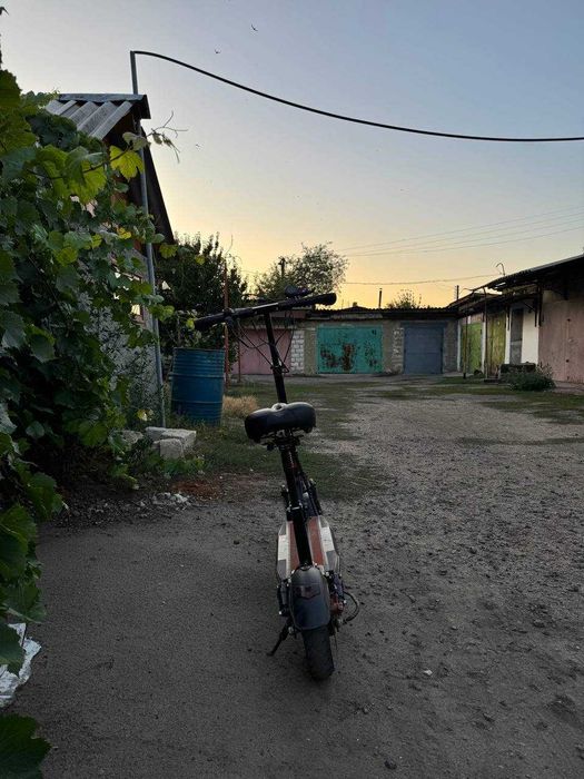 Продам електросамокат Kugo m 4 pro