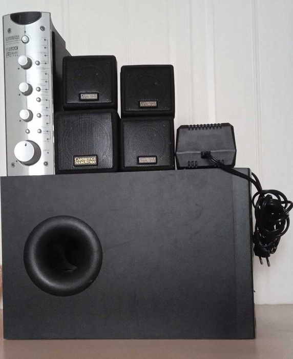 Продам комплект колонок із сабвуфером (на запчастини)