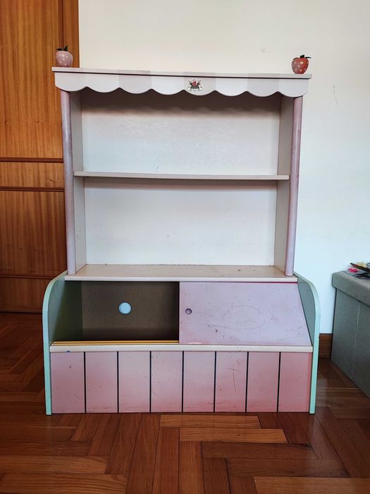 Estante para quarto de criança