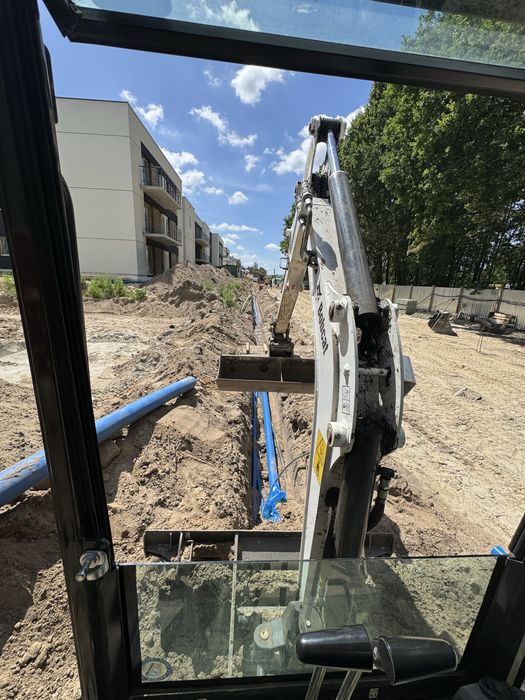 Uslugi minikoparka z operatorem  roboty ziemne ladowarka  wynajem