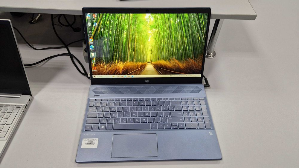 Ноутбук HP Pavilion i7-8565U/16/1 ТБ/ NVIDIA 4 гб