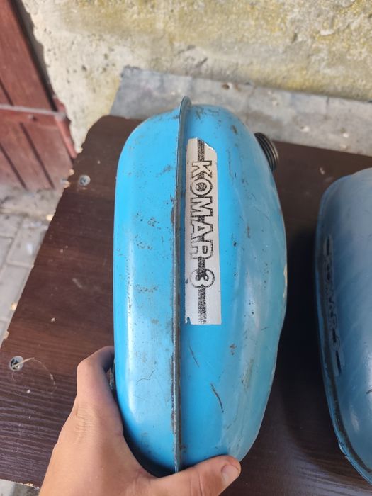 Sprzedam dwa baki do komara