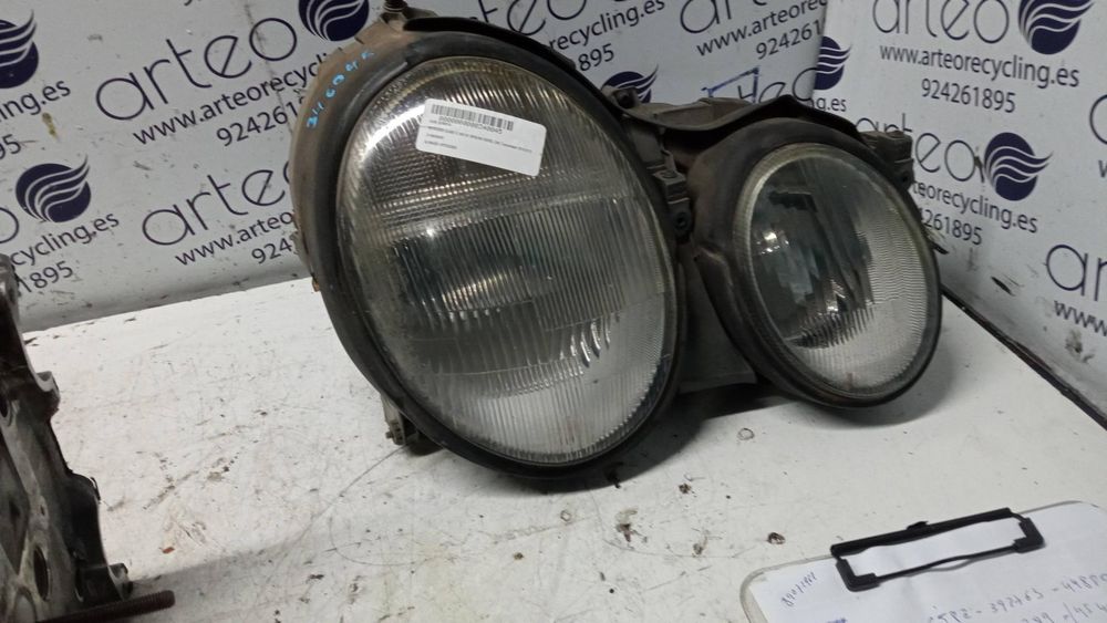 Farol Direito Mercedes-Benz Clase E Bm 210 Berlina