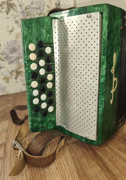 Дитячий баян у доброму стані