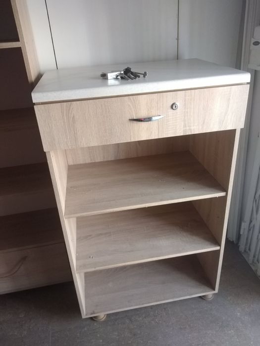 Продам вітрини - шафи