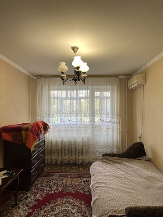 3 кімн. Світальського, середина будинку 3/9пов з меб і тех. Коротченко