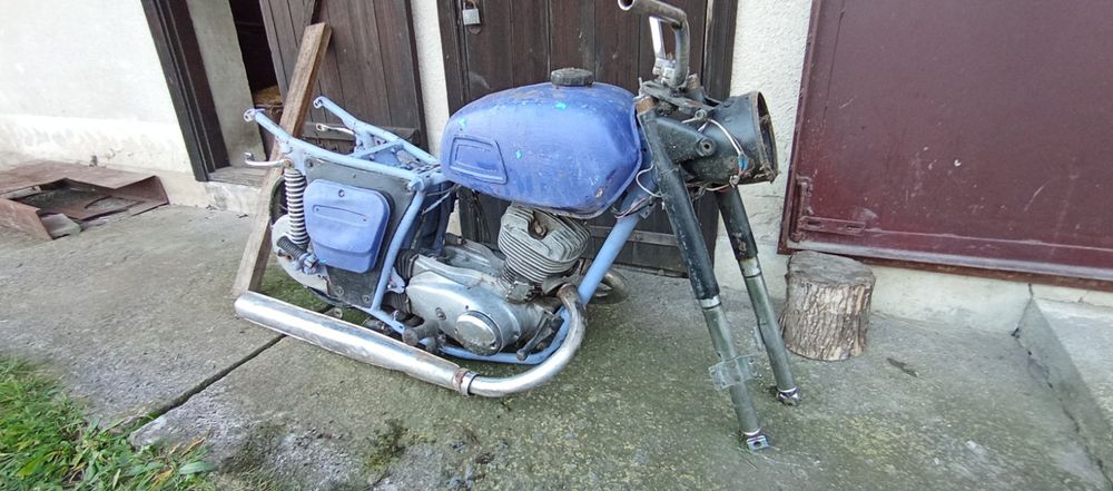 Продам мотоцикл вже Юпітер