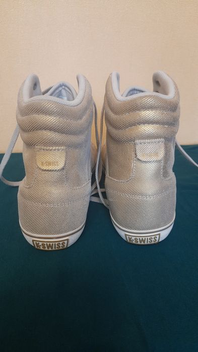 Жіночі високі кеди бренду K-Swiss