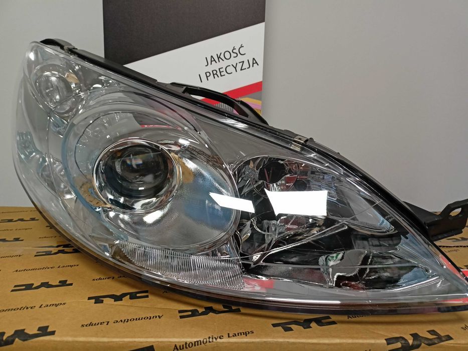 Peugeot 407  04-08 Lampa/Reflektor przód prawy /H1+H7