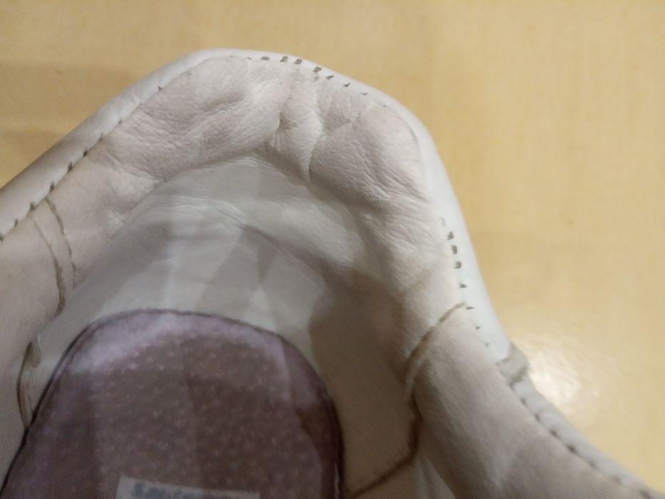 Кросівки,розмір 34,)