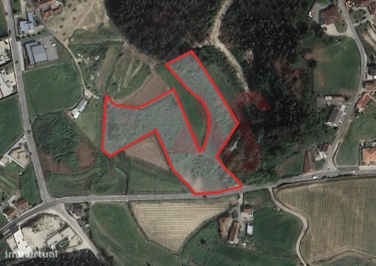 Quinta para restaurar com 19.277 m2 em Nogueira, Lousada