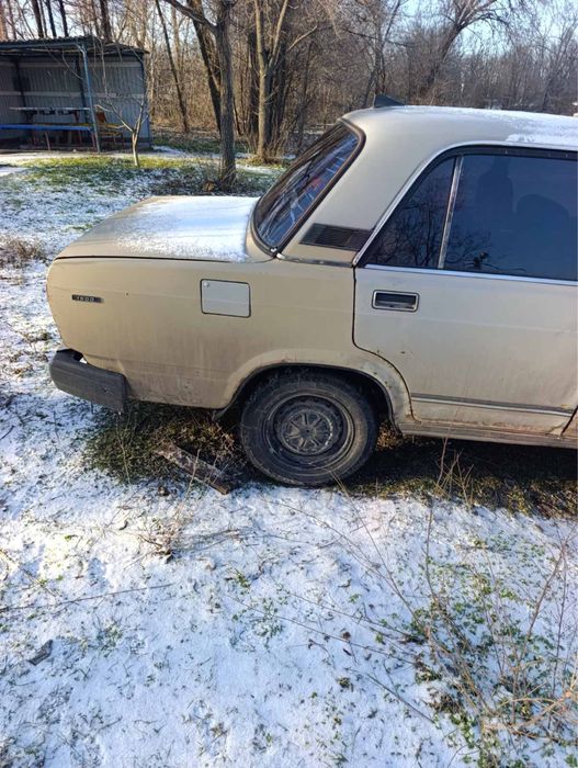 Автомобіль ВАЗ 2107