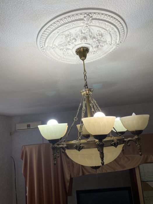 Продам люстру в зал