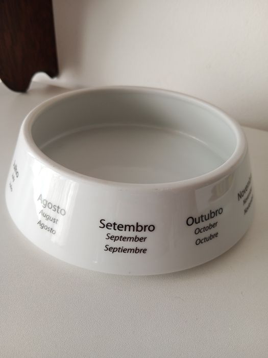 Comedouro de animais SPAL porcelanas Portugal, meses do ano