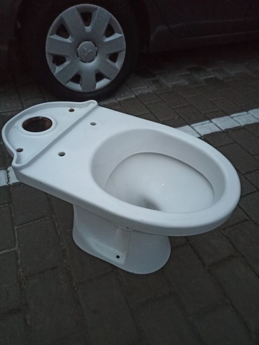 Унітаз б/в під будівництво.