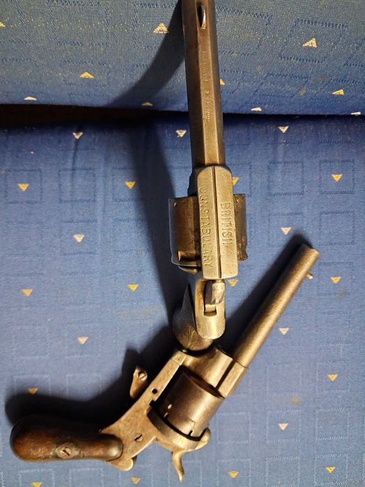 Revolveres antigos do século XIX