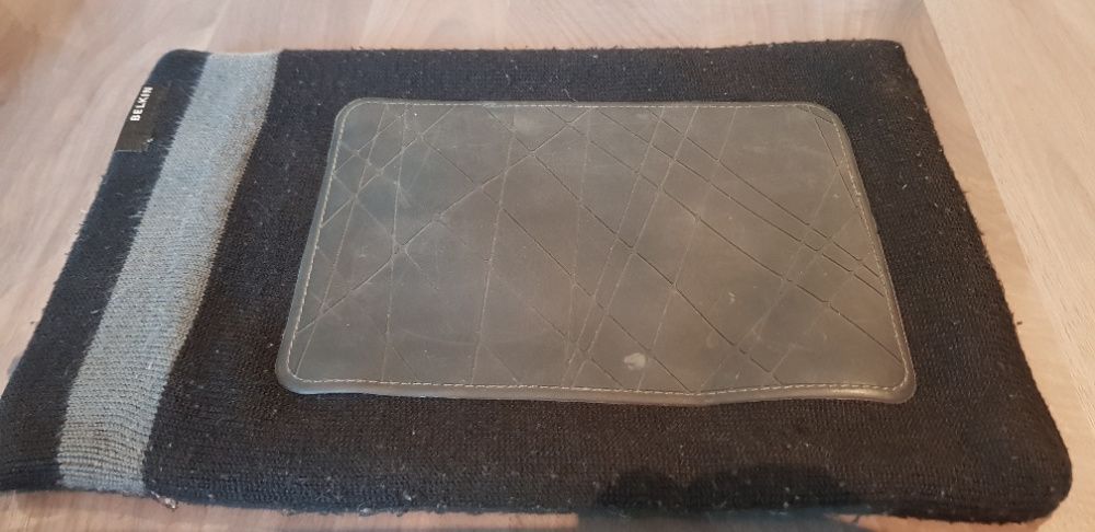 Oryginalne etui na tablet Belkin ze skórzaną wstawką wymiary 20x30 cm