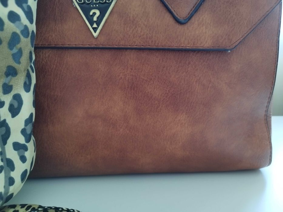 Mala Castanha c/ Oferta do Lenço - NOVA