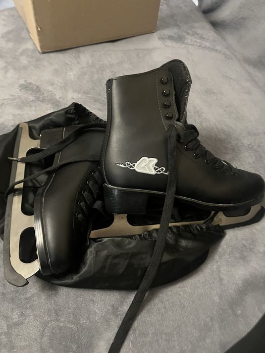 Ковзани  38 розмір