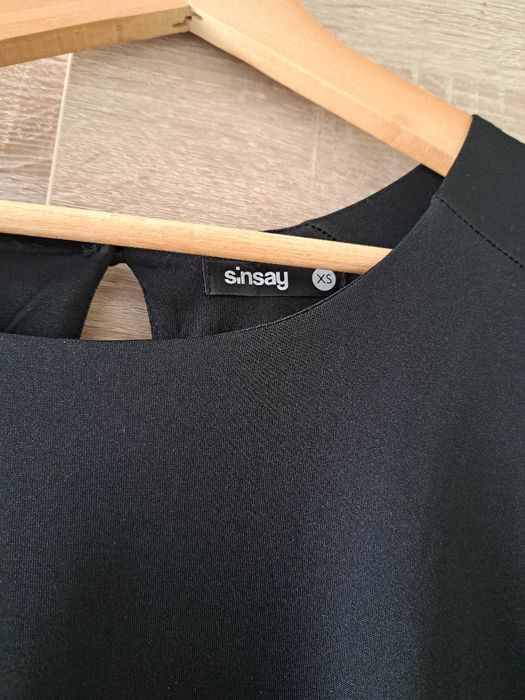 Czarna trapezowa sukienka sinsay xs