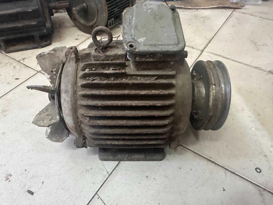 Электромотор 2.2\1500  Электродвигатель