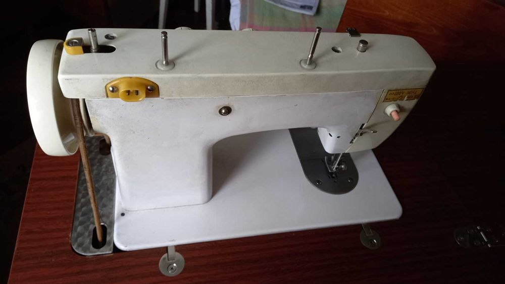Швейна машинка "Чайка 142 М"