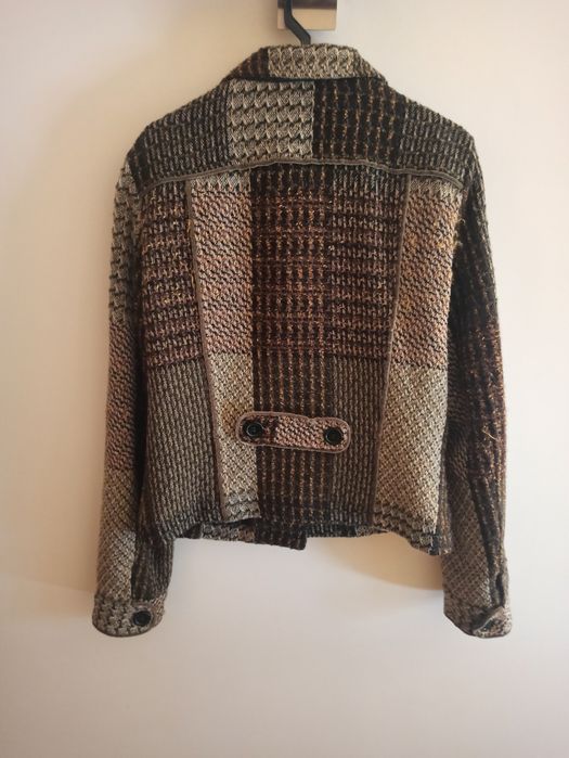 Casaco de Inverno, modelo militar, XL, de cor verde e castanho.