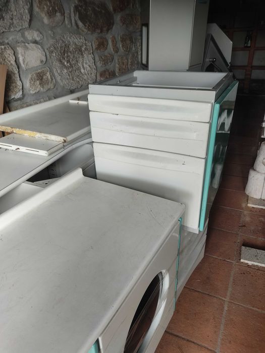Móveis para consultório Médico / Odontológico MARCA IRIDE em formato de L