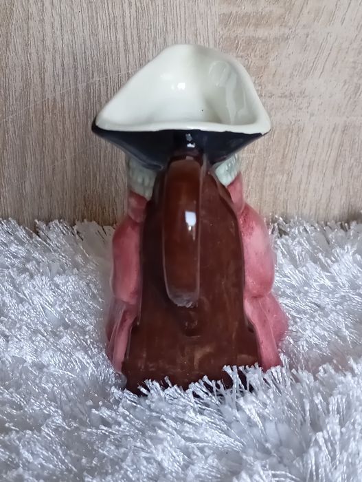 Ceramiczny dzbanek Toby