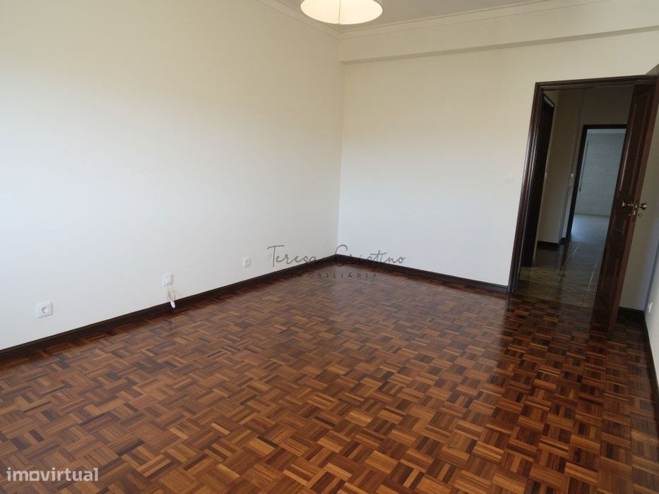 Apartamento T3 para arrendamento com garagem | Arca e Ponte de Lima