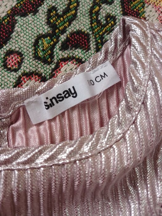 Сукня пильно рожева