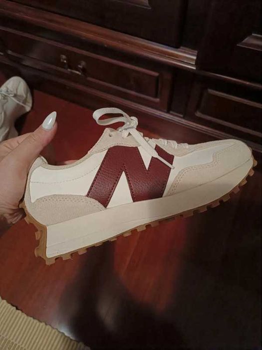 Sneakers New Balance 327 Moonbeam com classic burgundy