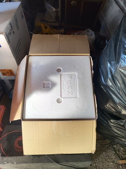 Vendo caixas térmicas como novas