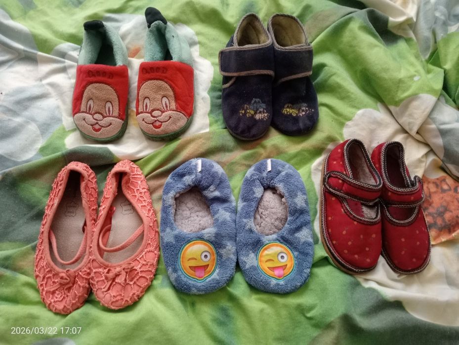 Взуття для дівчинки безкоштовно