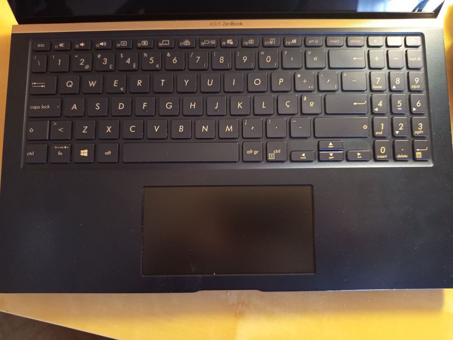 Asus ZenBook Intel i7 10Th Gen / 16GB Ram / Nvidia GTX 1650 /
