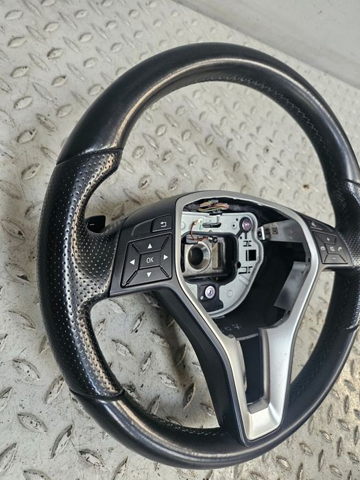 mercedes w207 e klasa coupe kierownica skórzana multifunkcja łopatki ładna