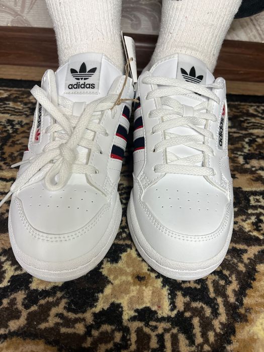 кросівки жіночі adidas