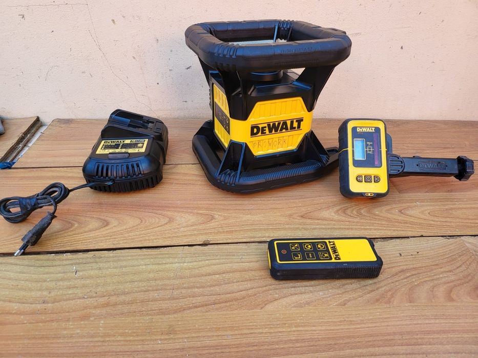 DeWalt DCE074R - laser samopoziomujący 360°